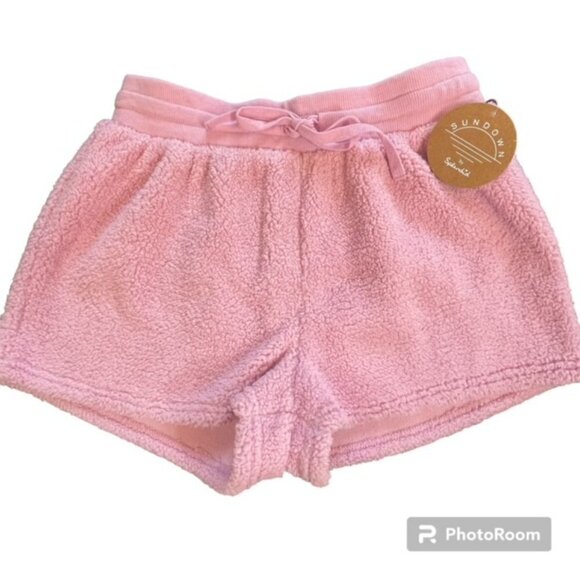 NWT Barbie Pink Sherpa Teddy Shorts Medium - Picture 4 of 6